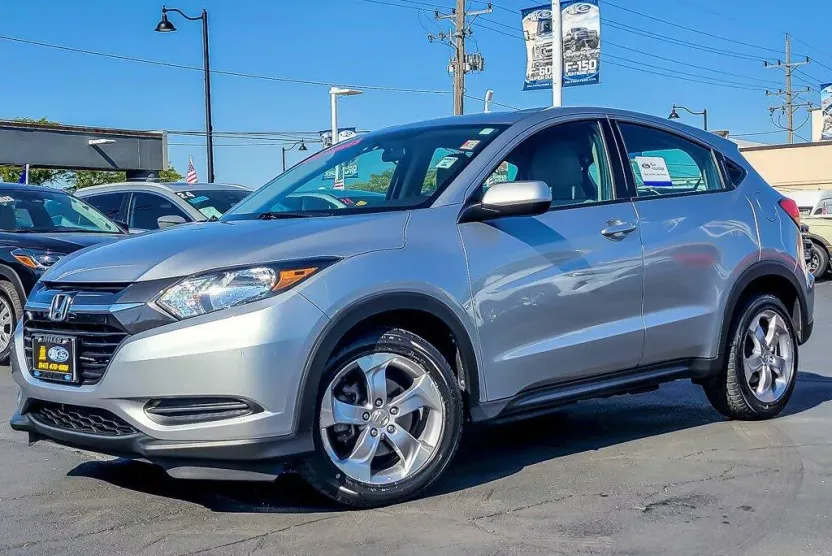2017 Honda HR-V LX photo 1