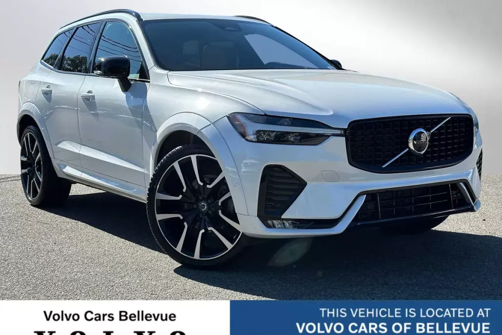2023 Volvo XC60 B5 Ultimate photo 1