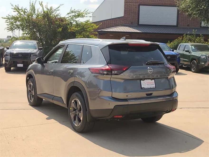 2026 Nissan Rogue SV photo 1