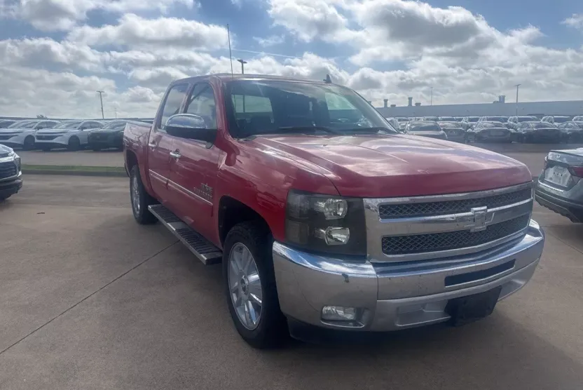 2012 Chevrolet Silverado 1500 LT photo 1