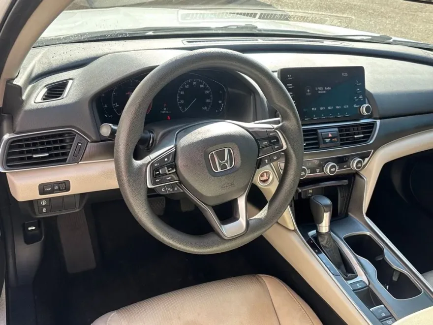 2019 Honda Accord LX photo 1