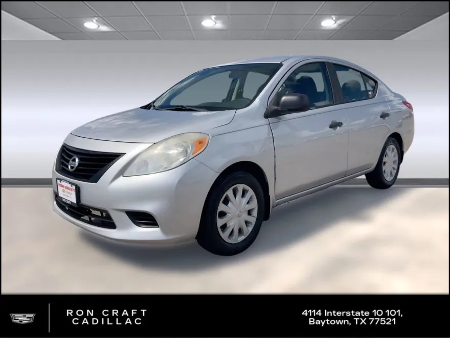 2014 Nissan Versa S photo 1