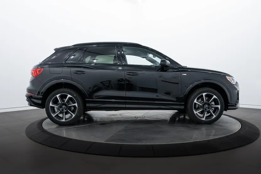 2025 Audi Q3 S line Premium Plus photo 1