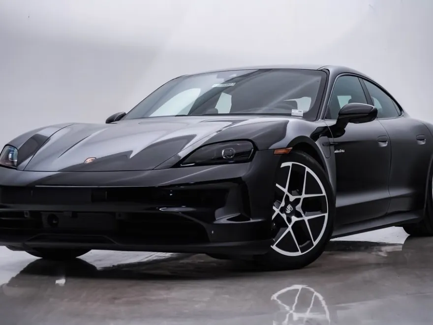 2025 Porsche Taycan S photo 1