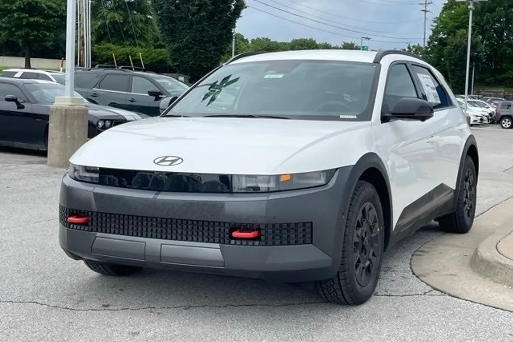 2025 Hyundai Ioniq 5 photo 1
