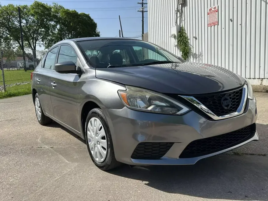 2017 Nissan Sentra SV photo 1