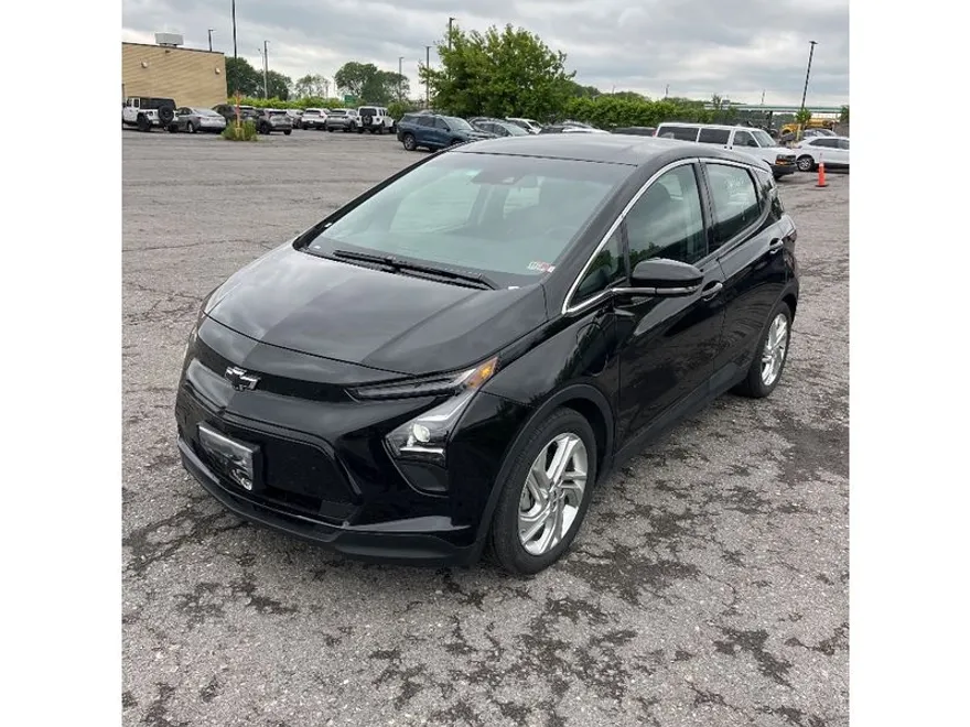2023 Chevrolet Bolt EV 1LT photo 1