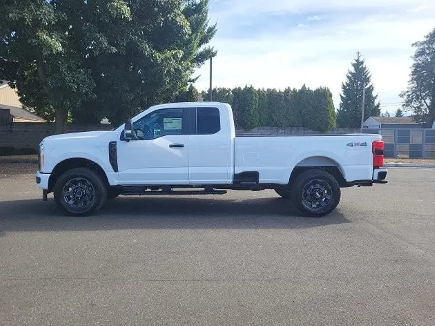 2026 Ford F-350 photo 1