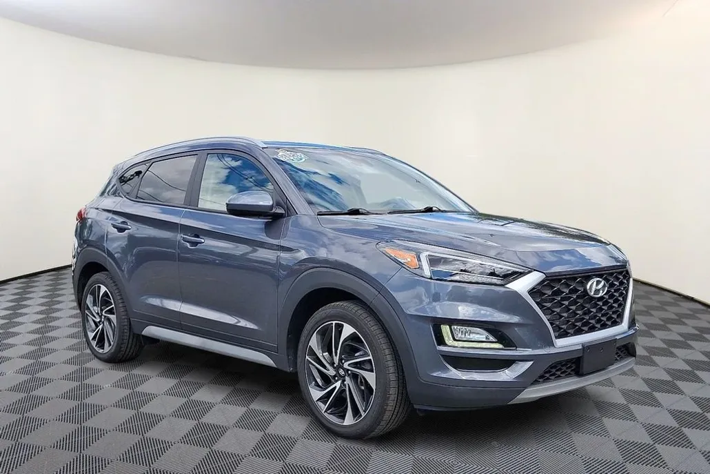 2021 Hyundai Tucson Sport photo 1