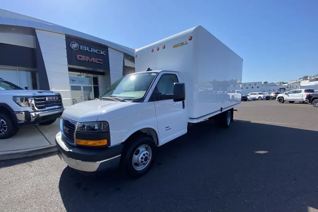 2025 Gmc Savana Cutaway photo 1