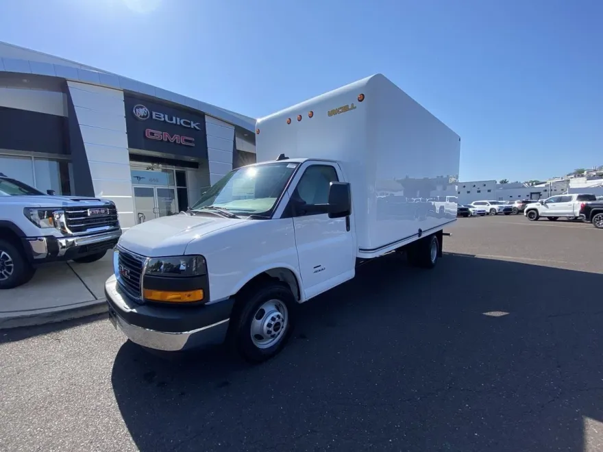 2025 Gmc Savana Cutaway photo 1