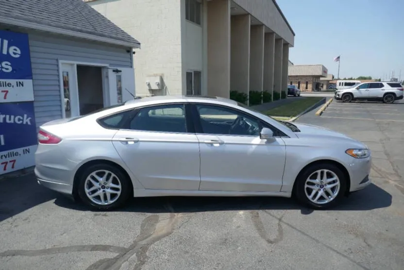 2013 Ford Fusion SE photo 1