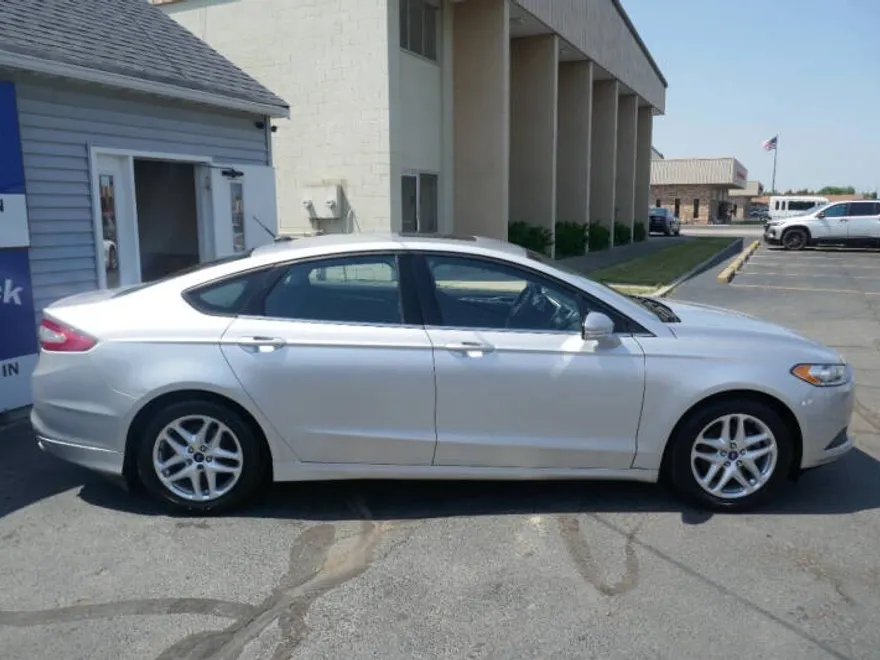 2013 Ford Fusion SE photo 1