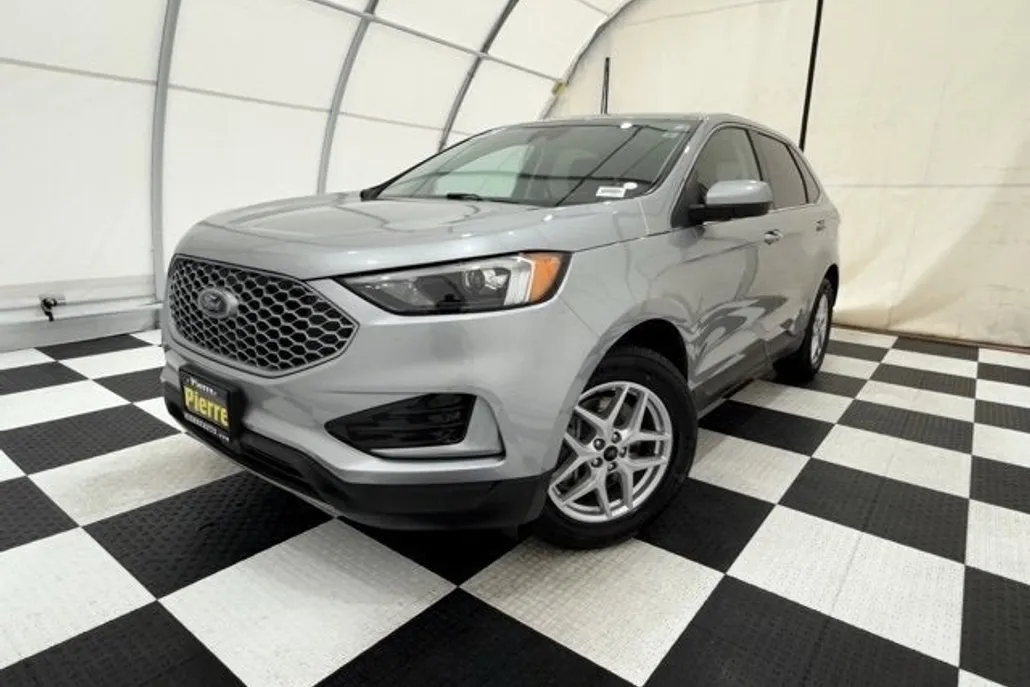 2023 Ford Edge SEL photo 1