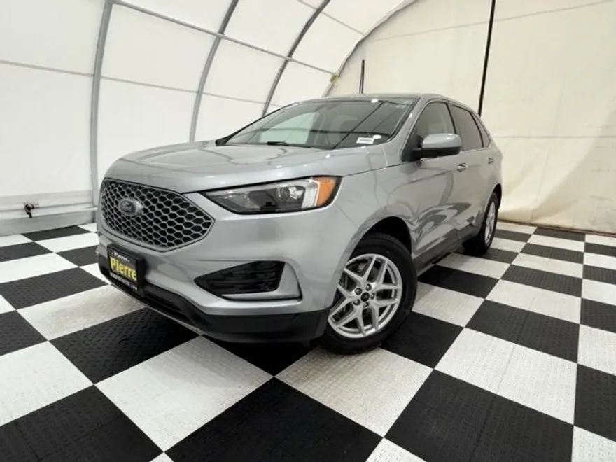 2023 Ford Edge SEL photo 1