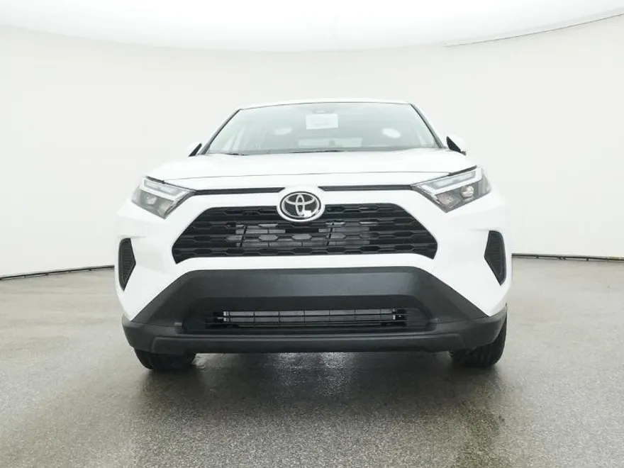 2025 Toyota RAV4 LE photo 1