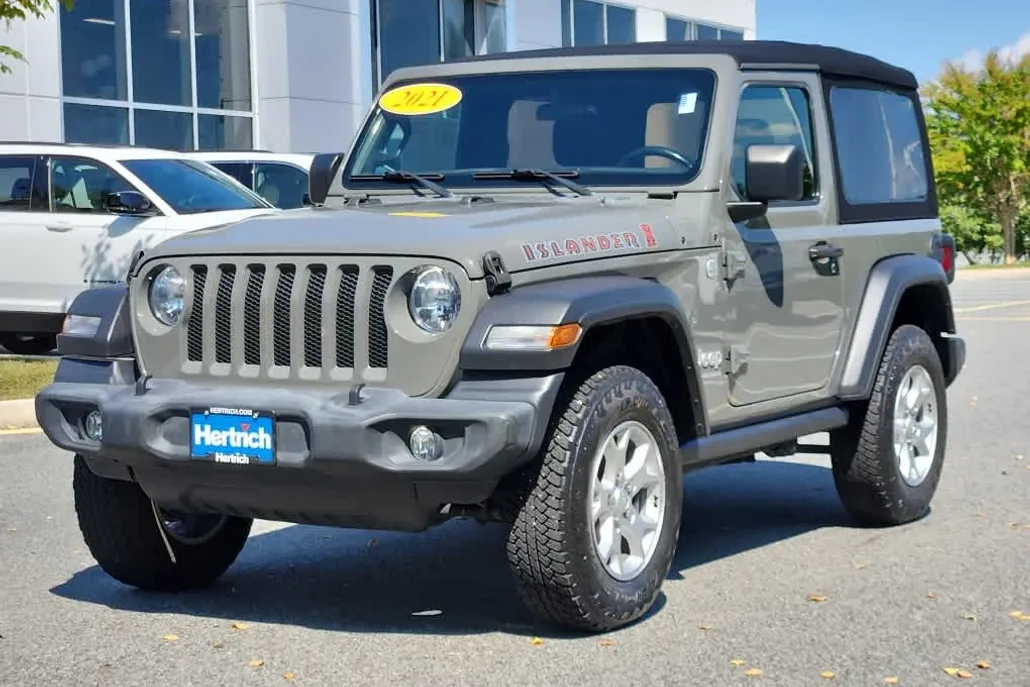 2021 Jeep Wrangler Islander photo 1