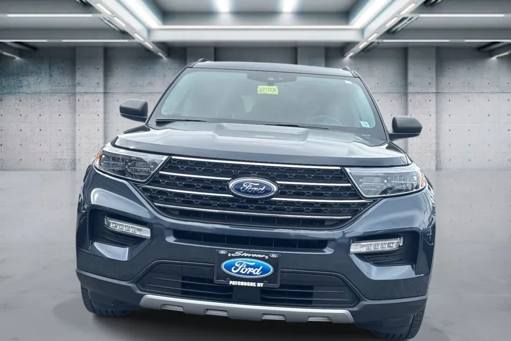 2022 Ford Explorer XLT photo 1