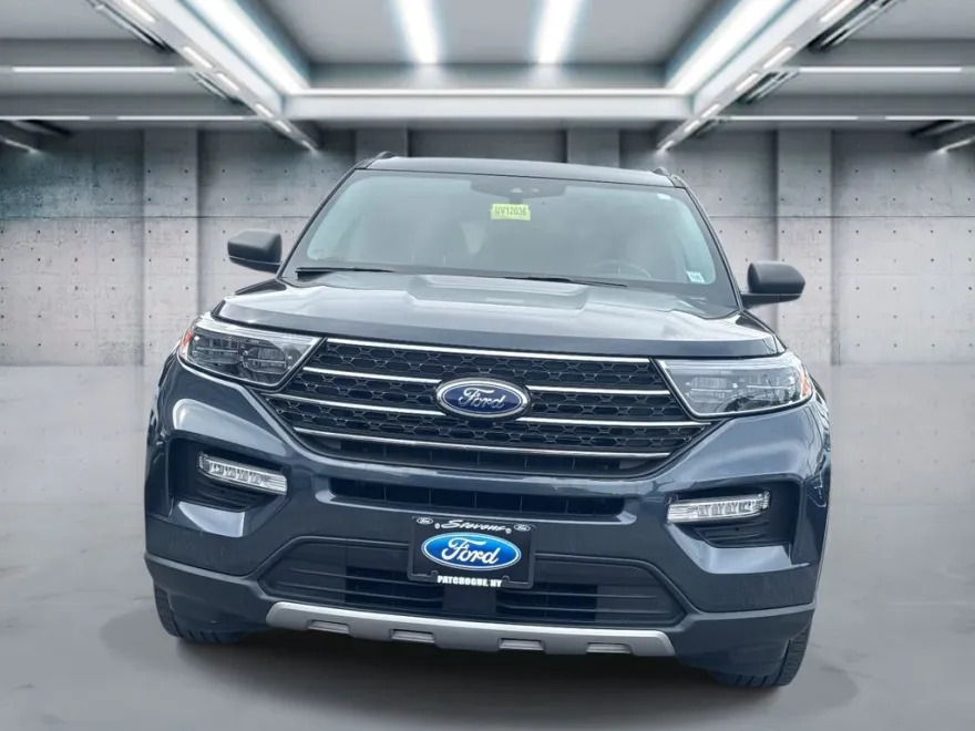 2022 Ford Explorer XLT photo 1