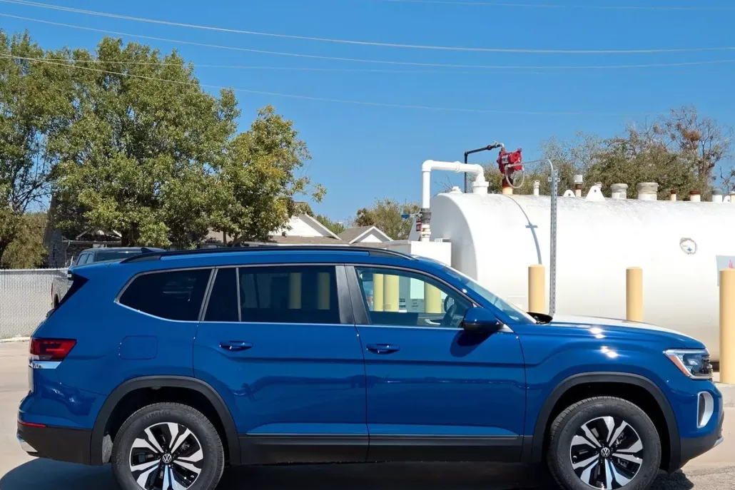 2026 Volkswagen Atlas SE photo 1