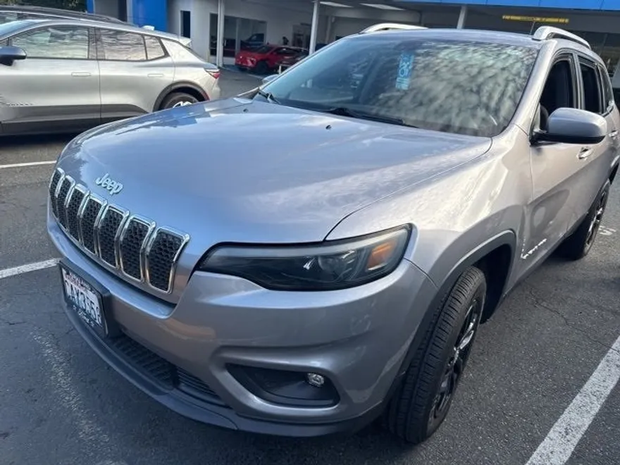 2019 Jeep Cherokee Latitude photo 1