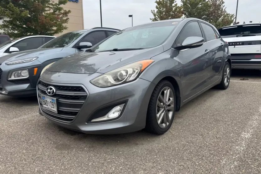 2016 Hyundai Elantra GT Base photo 1