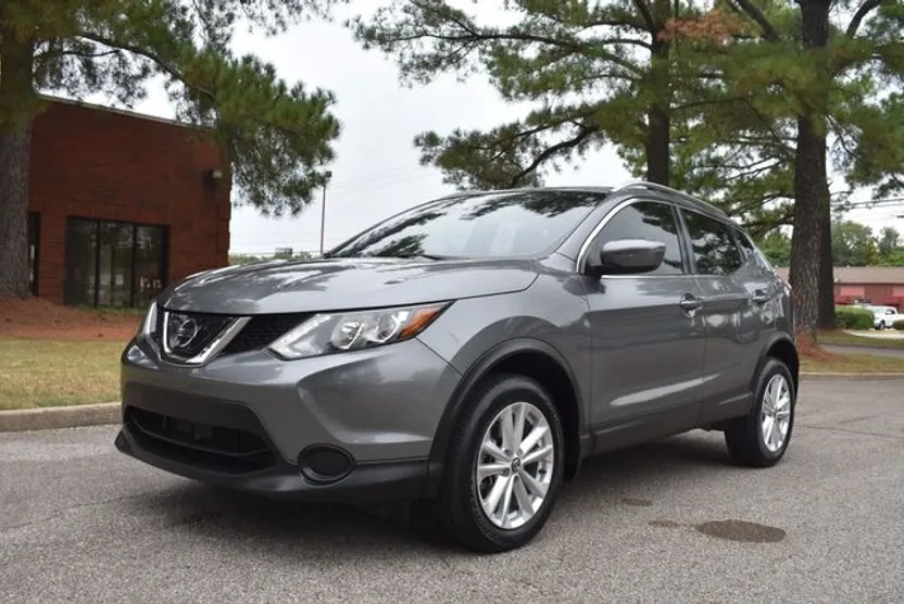 2019 Nissan Rogue Sport SV photo 1