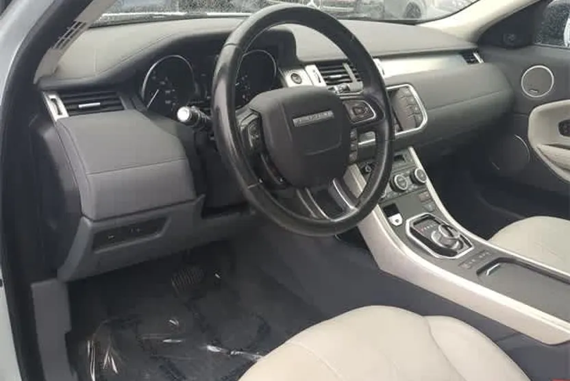 2016 Land Rover Range Rover Evoque SE photo 1