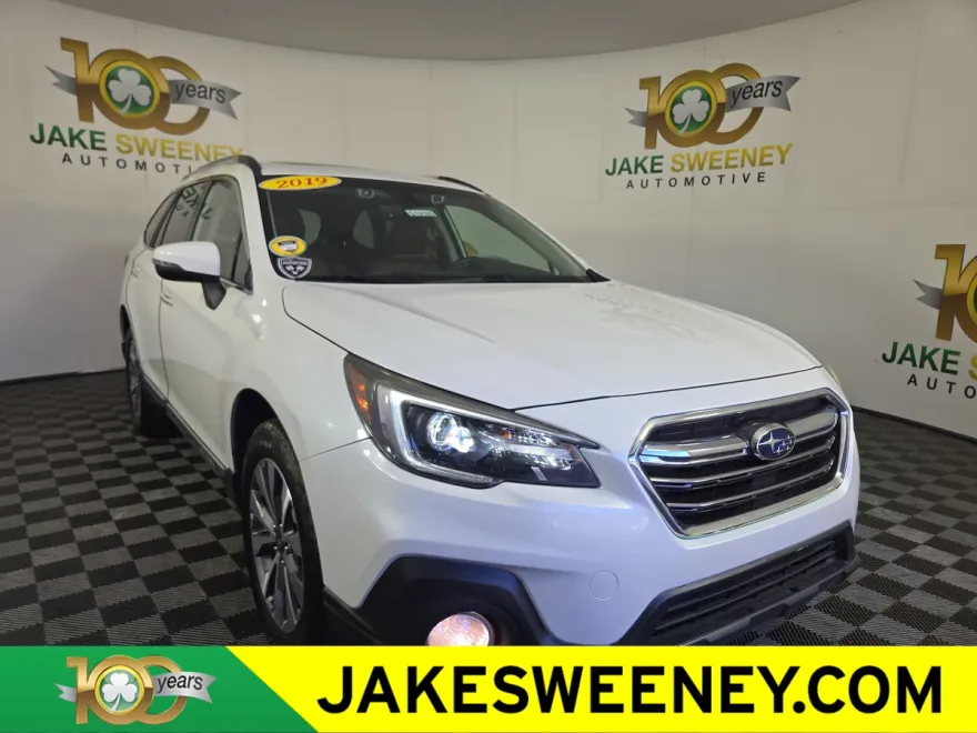 2019 Subaru Outback 3.6R Touring photo 1