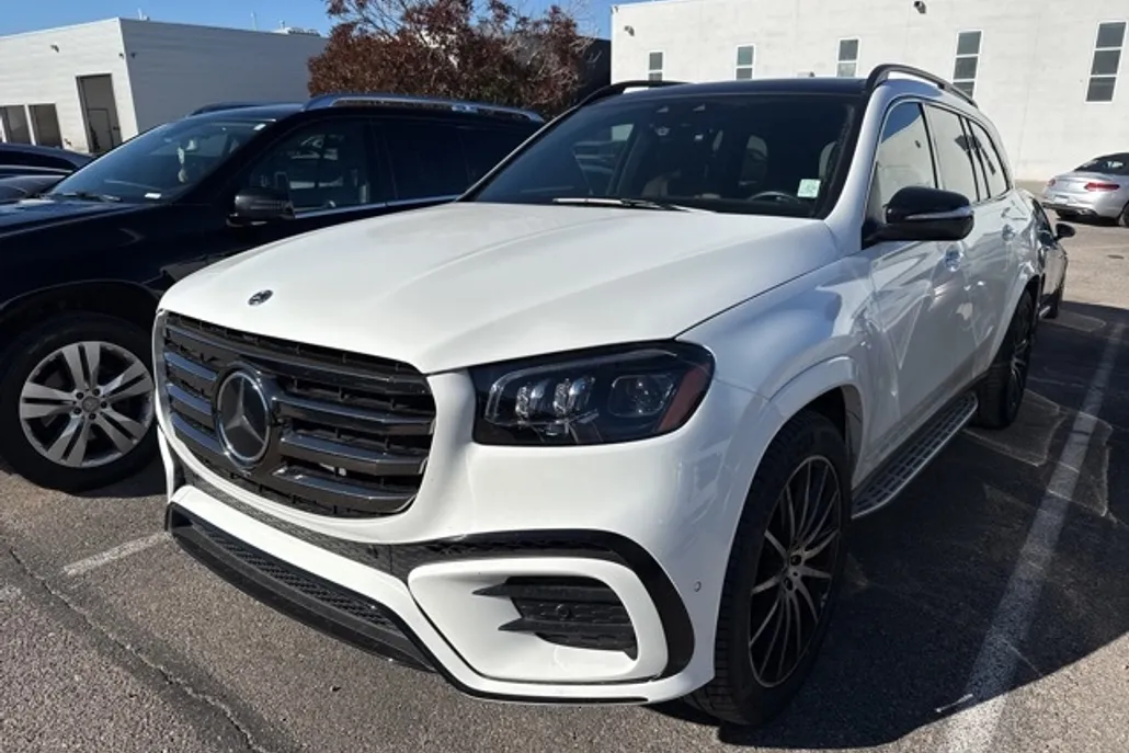 2024 Mercedes Benz GLS 450 4MATIC photo 1