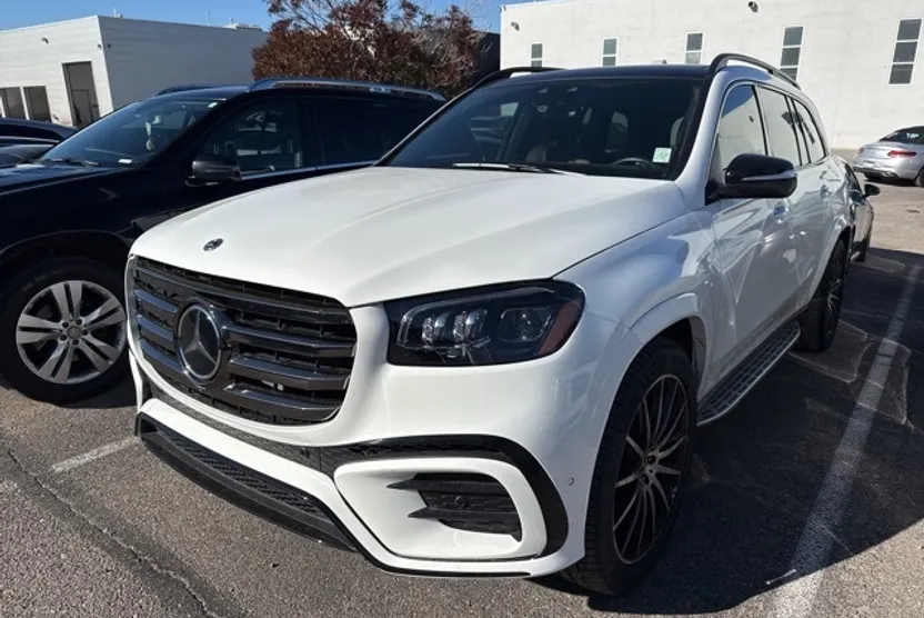 2024 Mercedes Benz GLS 450 4MATIC photo 1
