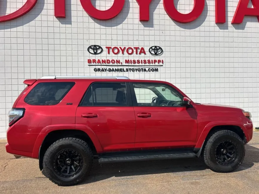 2016 Toyota 4Runner SR5 Premium photo 1