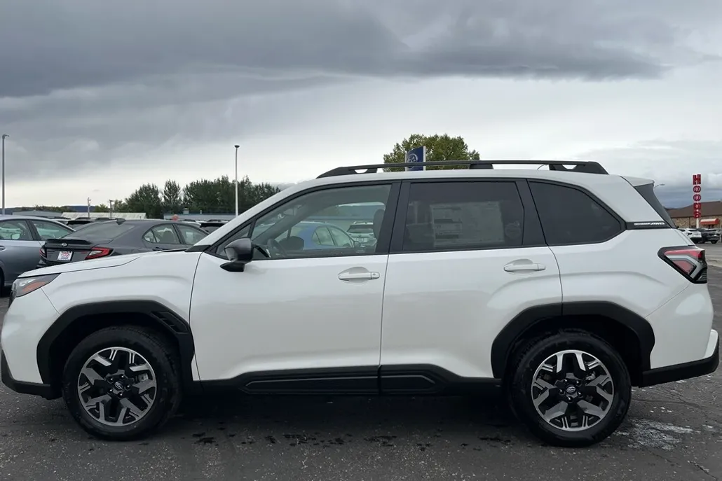 2025 Subaru Forester Premium photo 1