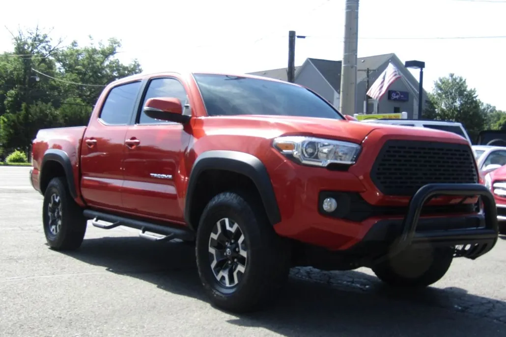 2016 Toyota Tacoma Double Cab SR5 photo 1