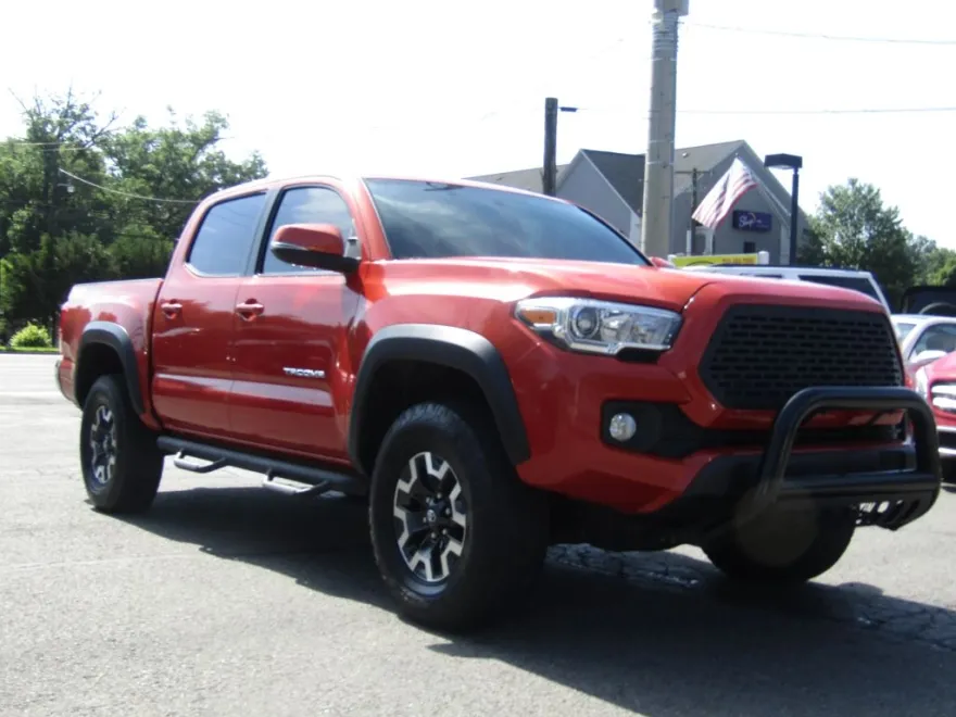 2016 Toyota Tacoma Double Cab SR5 photo 1