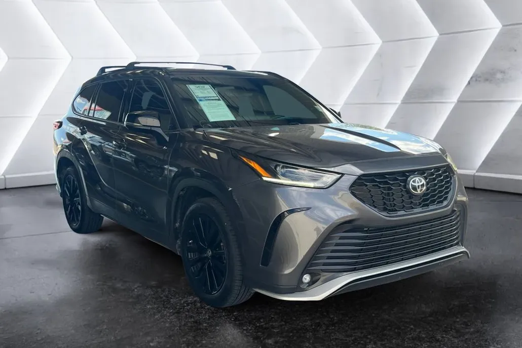 2023 Toyota Highlander XSE photo 1