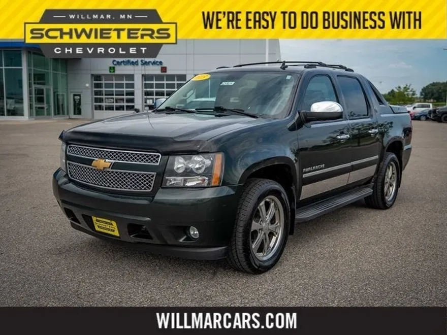 2013 Chevrolet Avalanche LTZ photo 1
