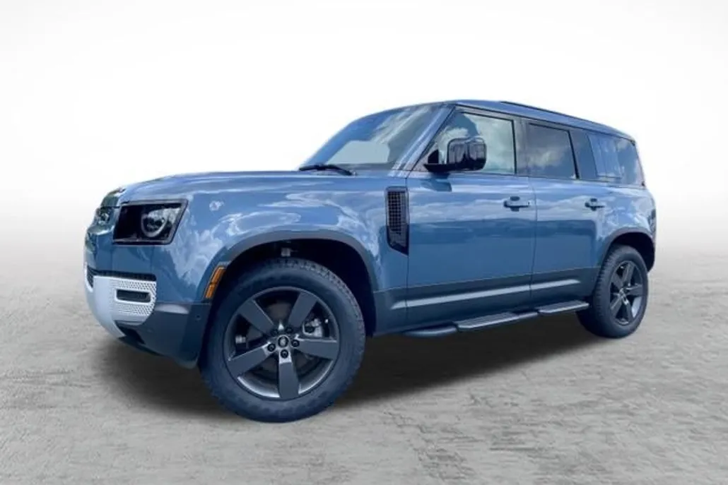 2025 Land Rover Defender 110 S photo 1