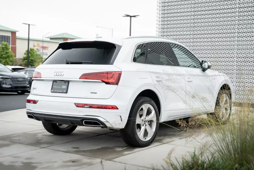 2023 Audi Q5 S line Premium Prestige photo 1