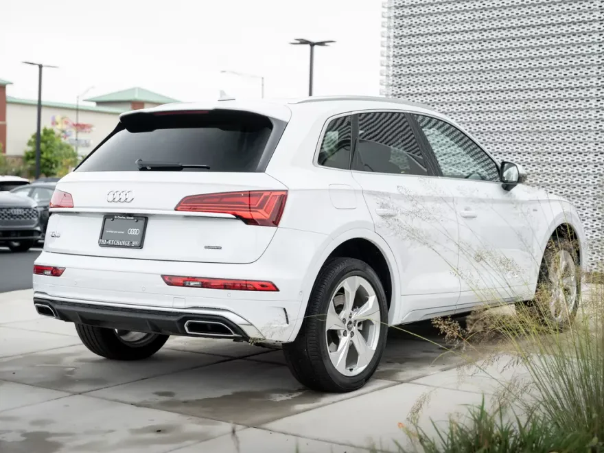 2023 Audi Q5 S line Premium Prestige photo 1