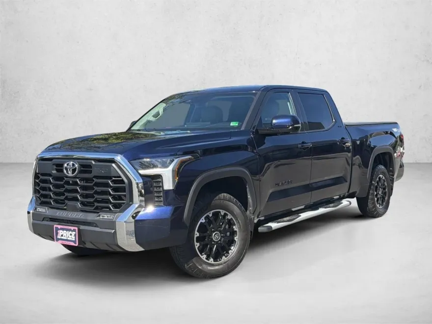 2022 Toyota Tundra SR5 CrewMax photo 1