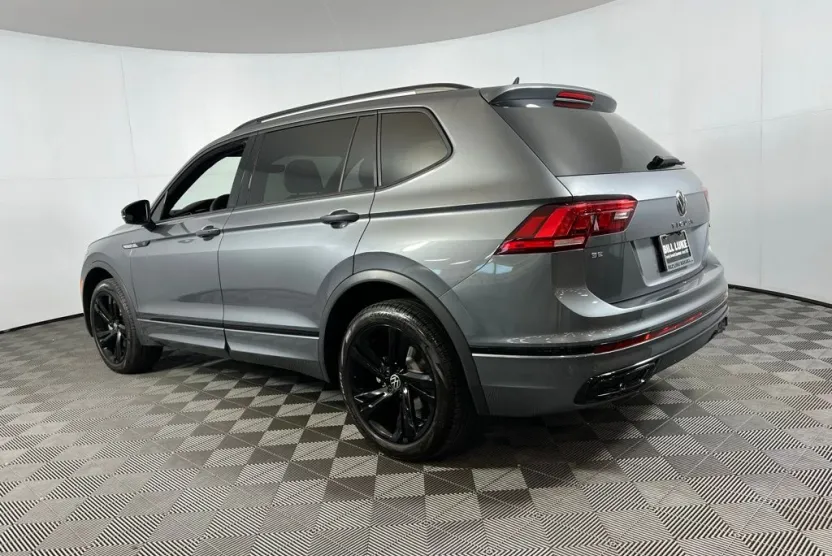 2023 Volkswagen Tiguan SE R-Line Black photo 1