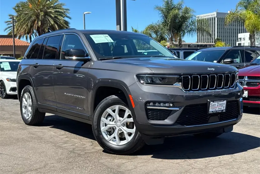 2023 Jeep Grand Cherokee Limited photo 1