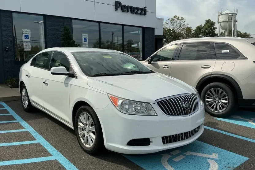 2013 Buick LaCrosse Base photo 1