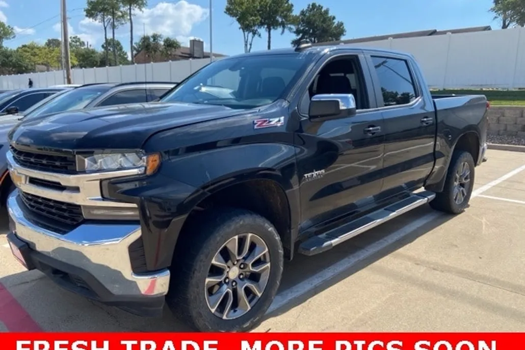 2021 Chevrolet Silverado 1500 LT photo 1