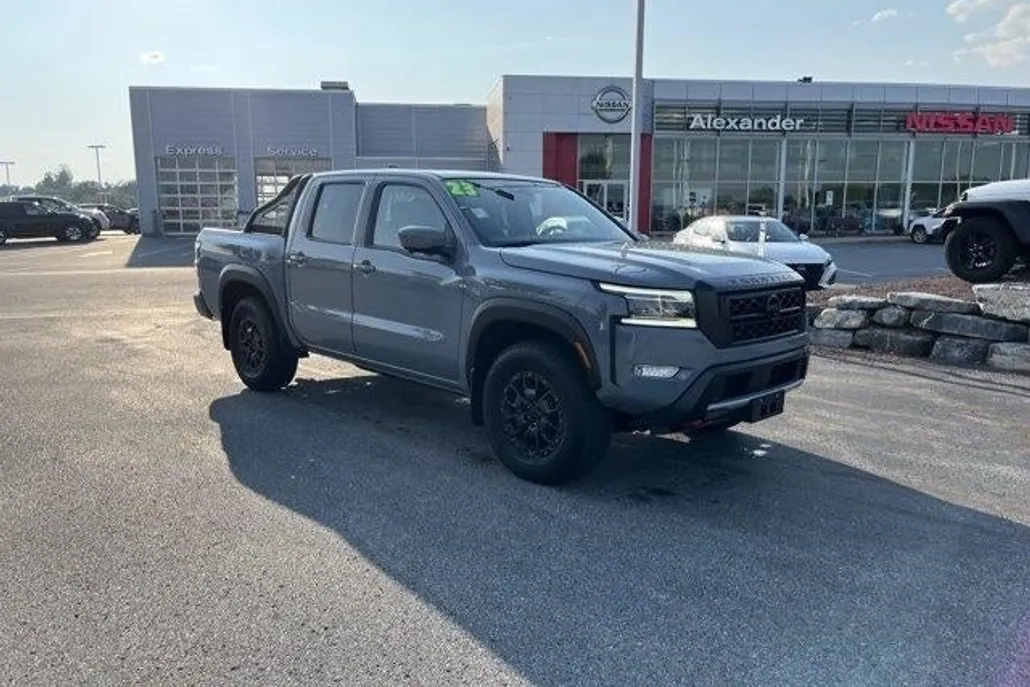 2023 Nissan Frontier Crew Cab PRO-4X photo 1