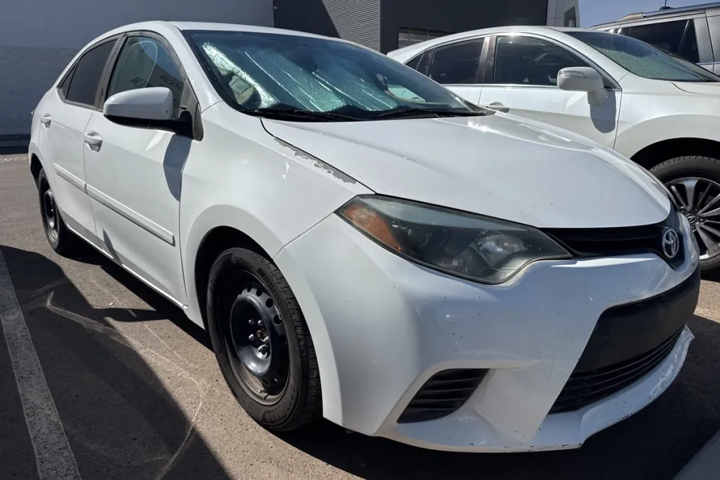 2015 Toyota Corolla L photo 1