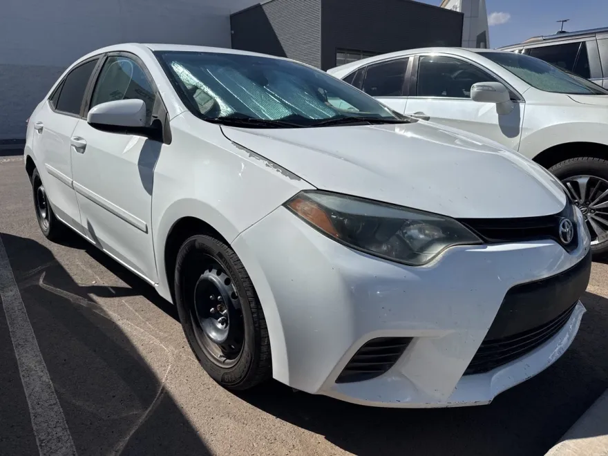 2015 Toyota Corolla L photo 1