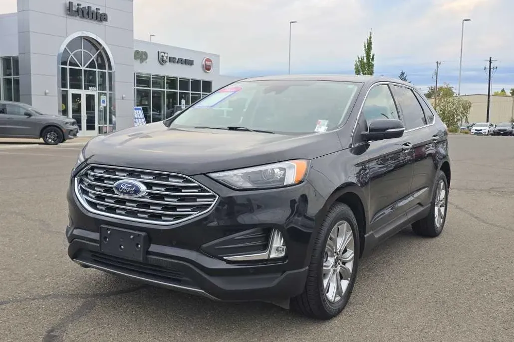 2023 Ford Edge Titanium photo 1