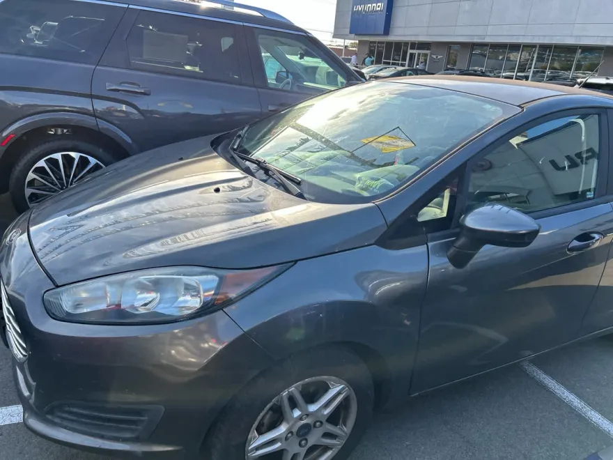 2018 Ford Fiesta SE photo 1